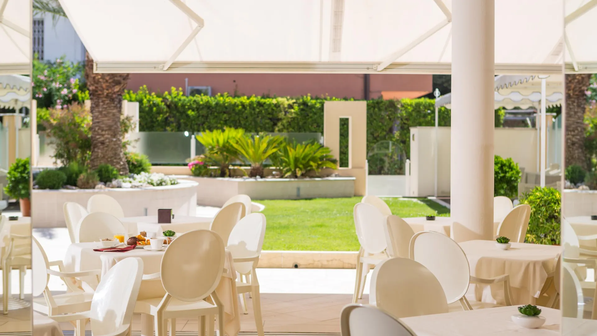 Hotel Luna Riccione E Aqua Spa Only Adults +12 4*,  Italien
